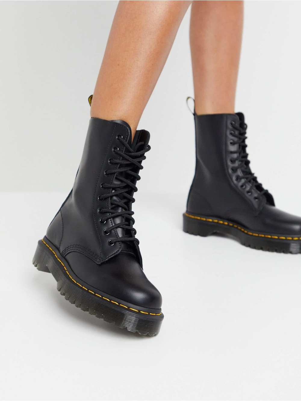 NWT DR. MARTENS 1490 Black Smooth Leather 10-Eye Boot Size 8 US / 6 UK